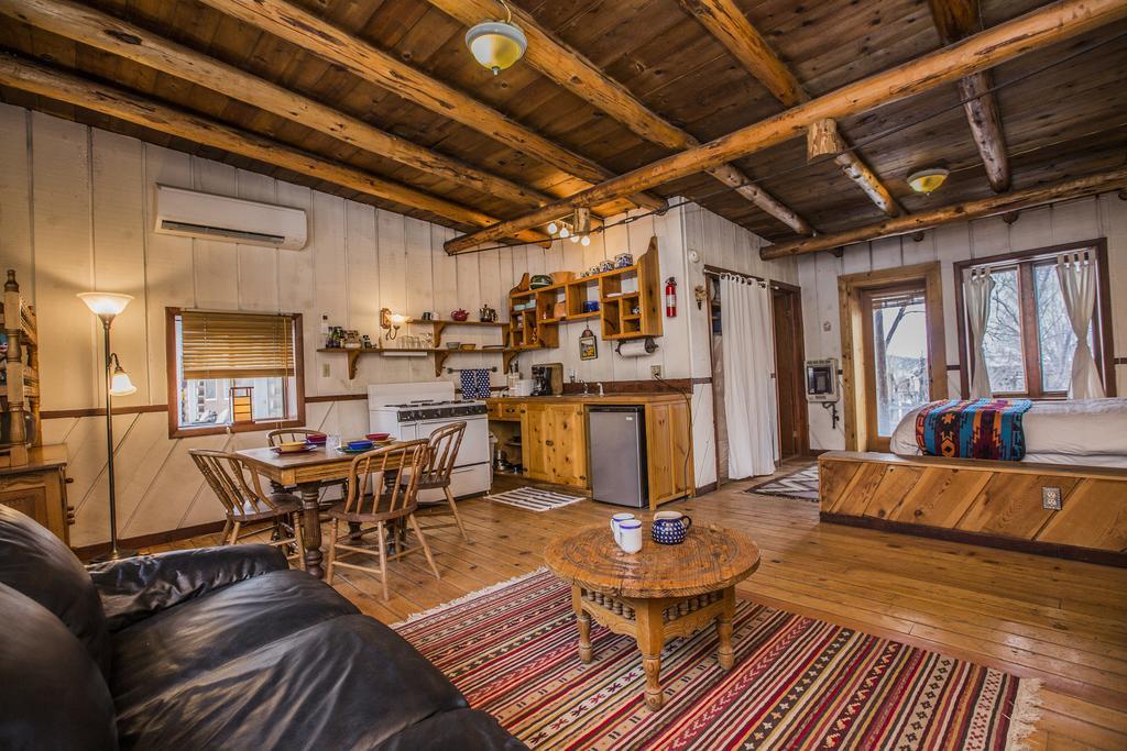 Taos Goji Farm & Eco-Lodge Retreat Arroyo Seco Eksteriør billede